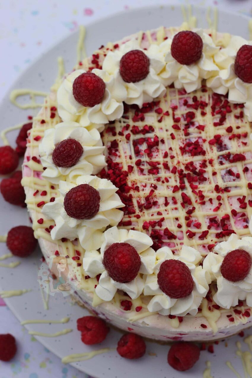 White Chocolate & Raspberry Cheesecake