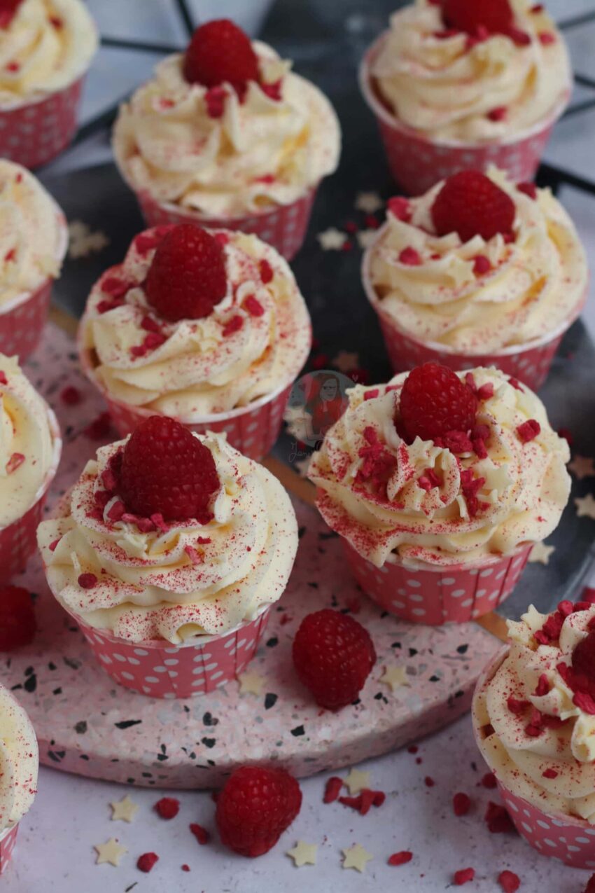 White Chocolate Raspberry Cupcakes