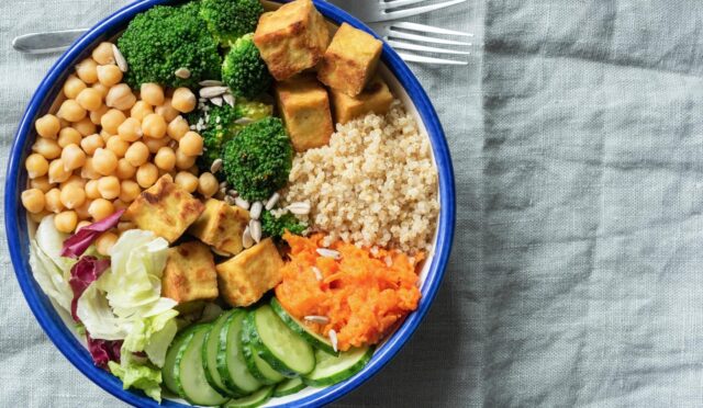 Southwest Quinoa Breakfast Salad