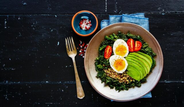 Kale and Egg Breakfast Bowl