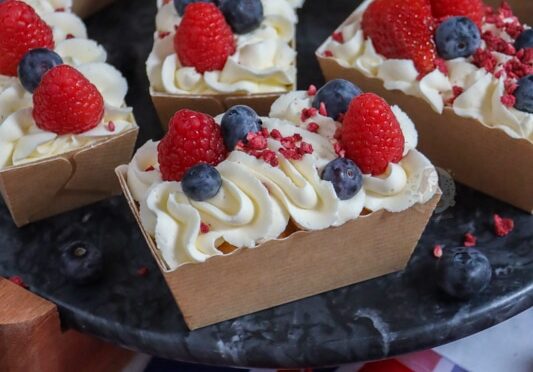 Mini Coronation Loaf Cakes!